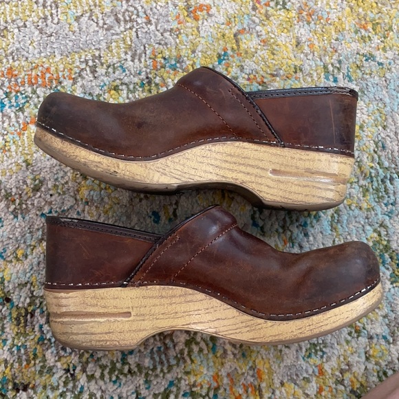 Dansko Professional Clogs. Sz 39 - Picture 4 of 9